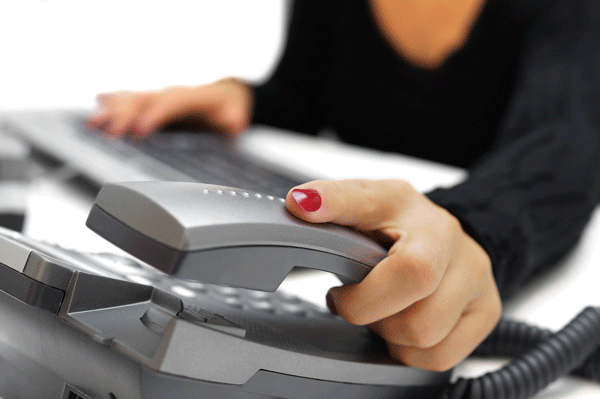 Does a Virtual Receptionist Come With a Virtual Office?